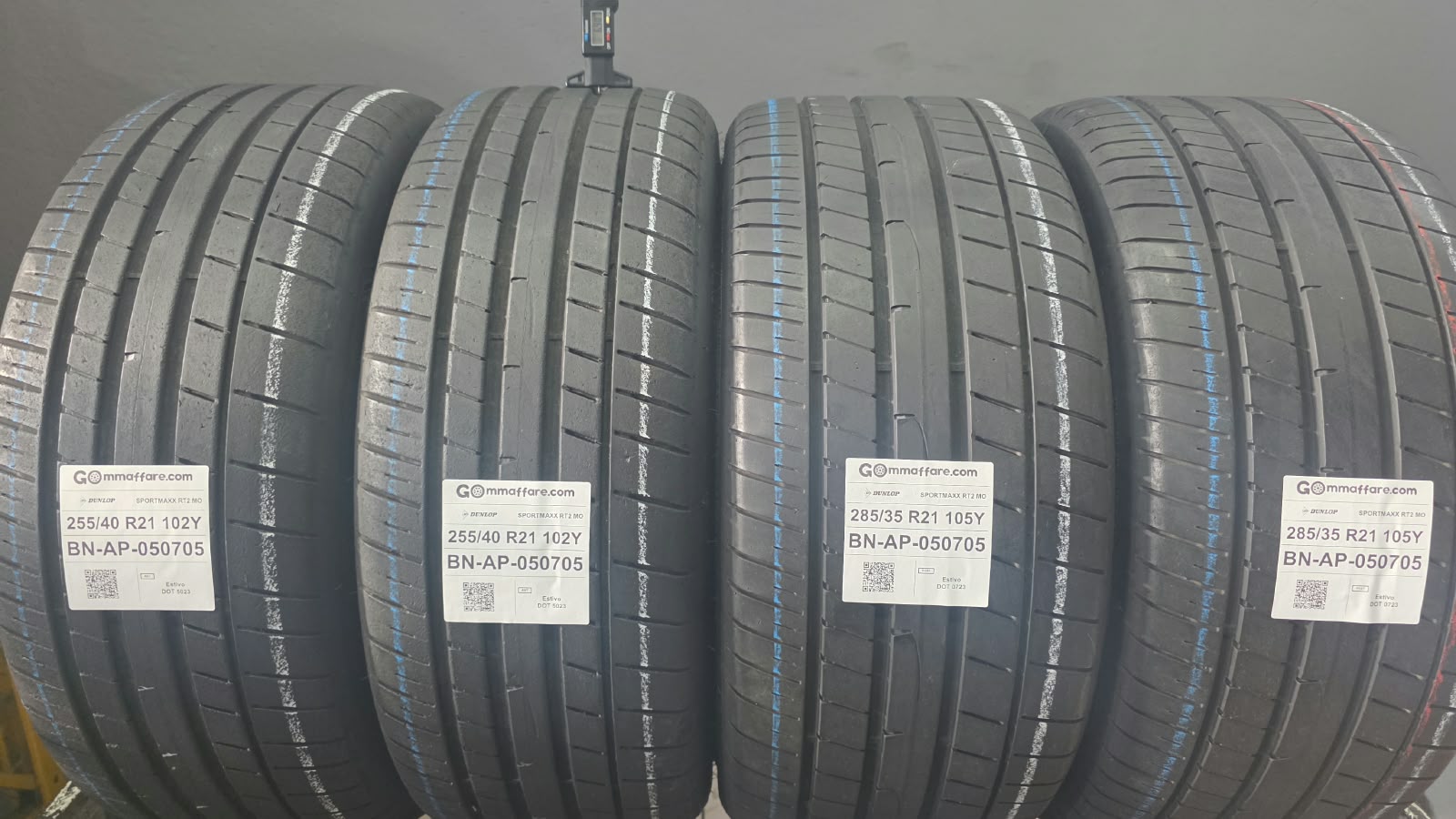 Dunlop SPORTMAXX RT2 MO 255/40 R21